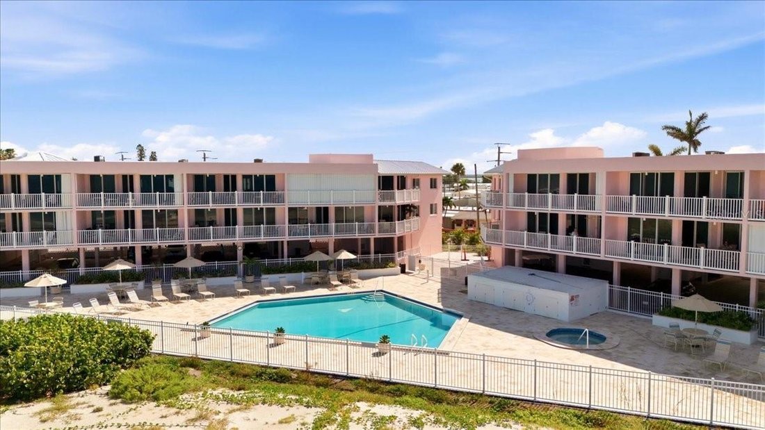 Condo in Holmes Beach, Florida, United States 3 - 18534664