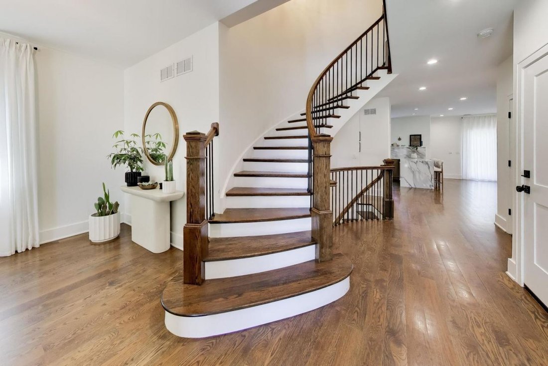 House in Niles, Illinois, United States 2 - 18536989