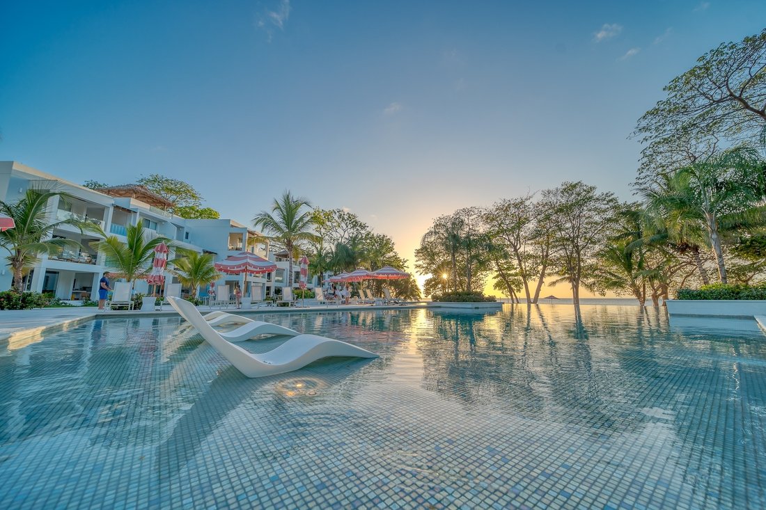 Condo in West Bay, Bay Islands Department, Honduras 2 - 18537236