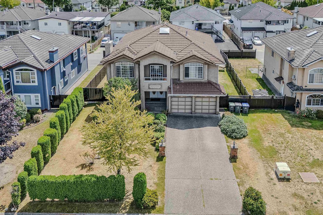 House in Surrey, British Columbia, Canada 2 - 18537150