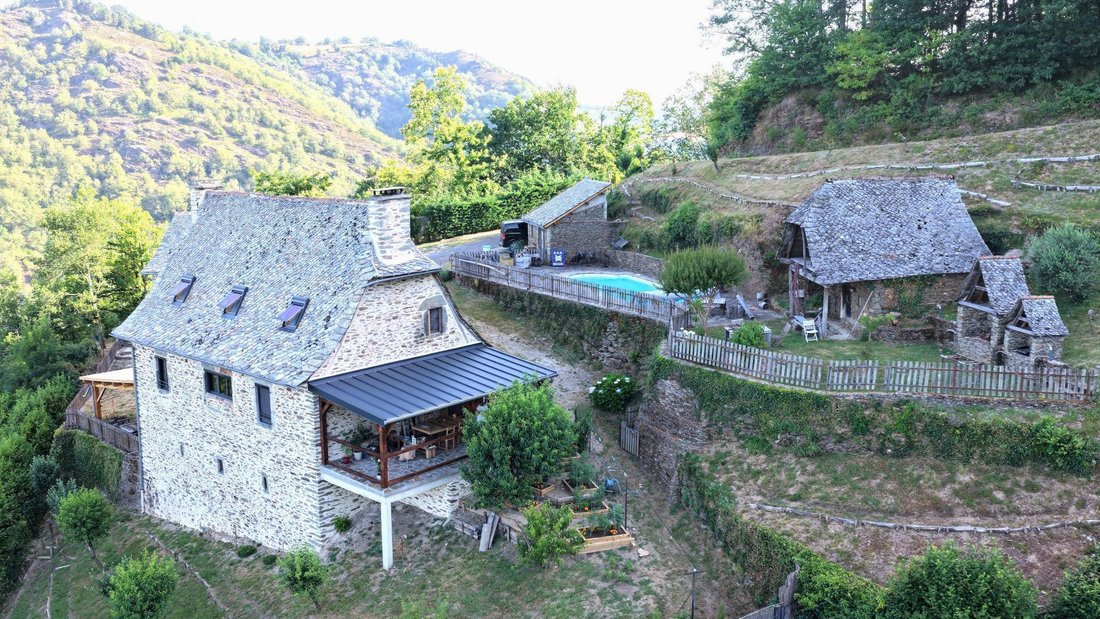 House in Cassaniouze, Auvergne-Rhône-Alpes, France 1 - 18496216