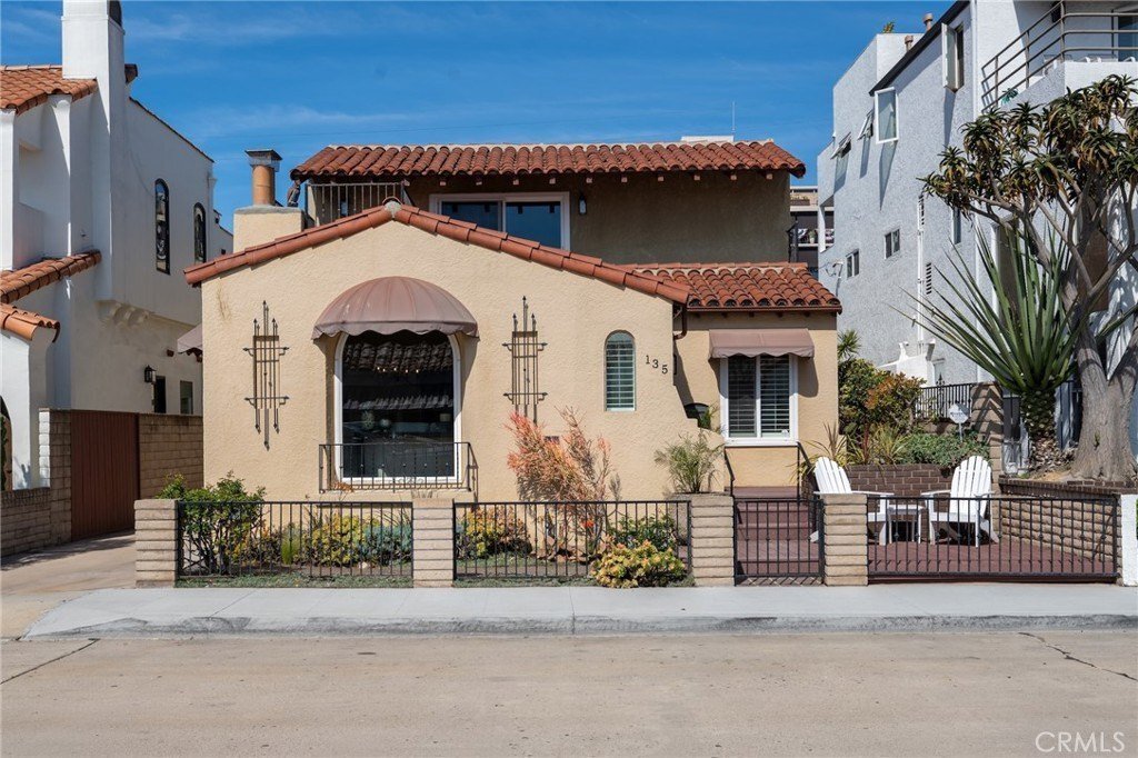 House in Signal Hill, California, United States 5 - 18537010