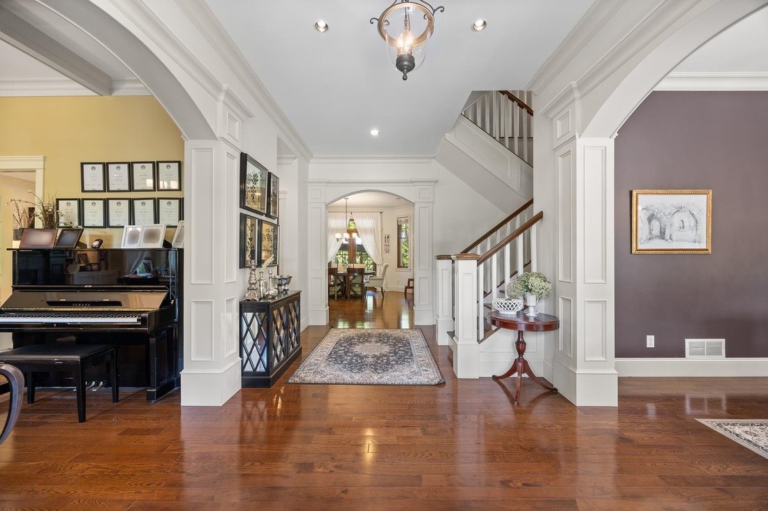 House in Surrey, British Columbia, Canada 5 - 18537134