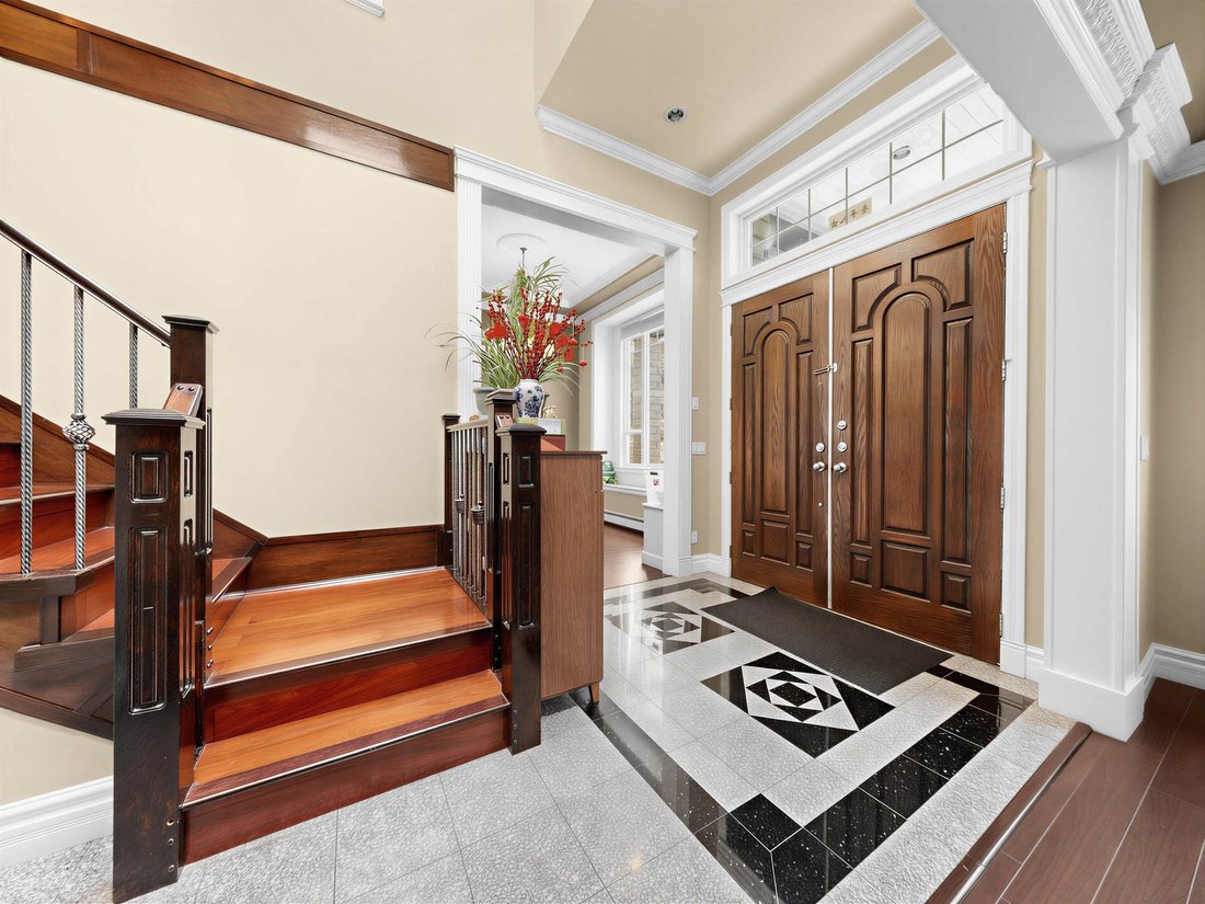 House in Surrey, British Columbia, Canada 2 - 18537149