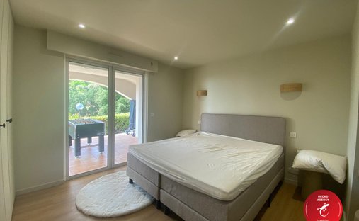Villa in Ville-Les Saquedes-Le Bouillonnet, Sainte-Maxime, France 1