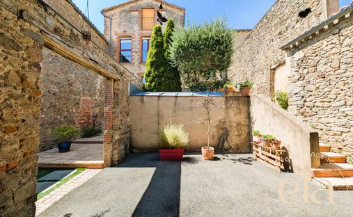 House in Vieux Château, Pouzauges, France 1