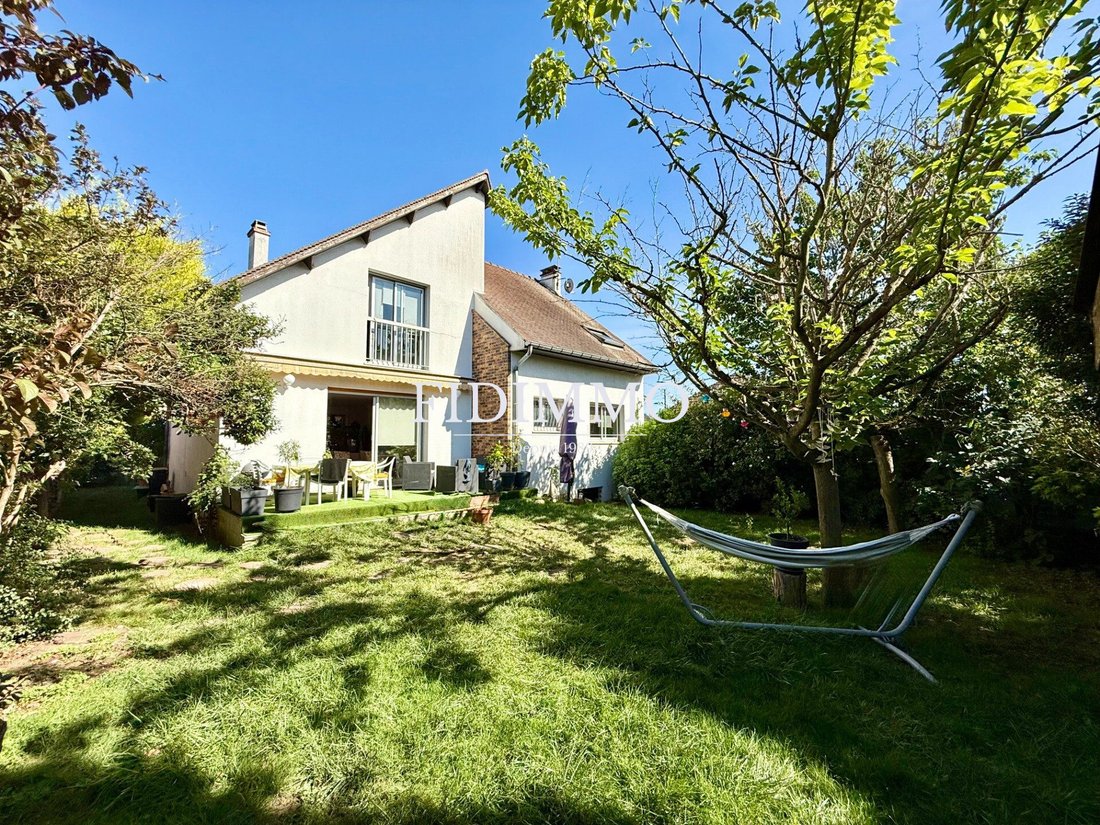 House in Ormesson-sur-Marne, Ile-de-France, France 1 - 18537315