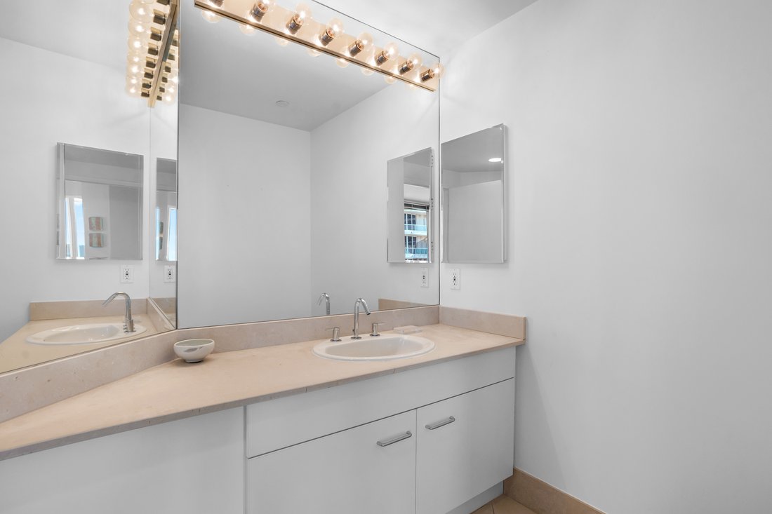 Condo in Aventura, Florida, United States 5 - 18537435