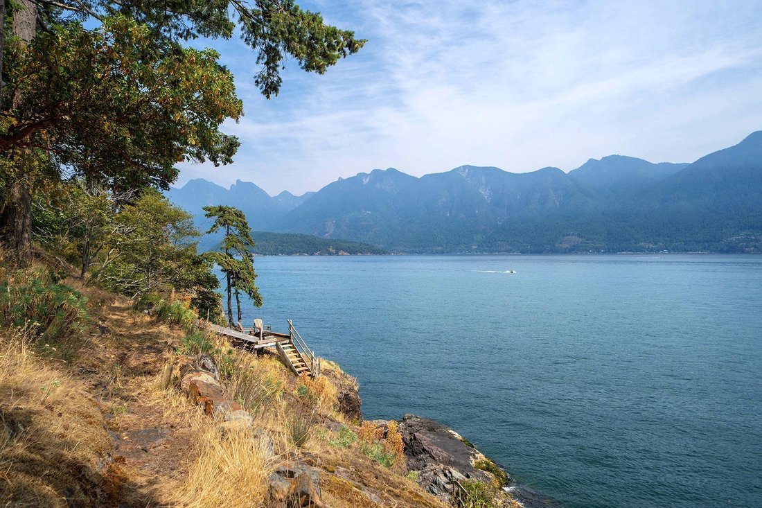 House in Bowen Island, British Columbia, Canada 4 - 18537140