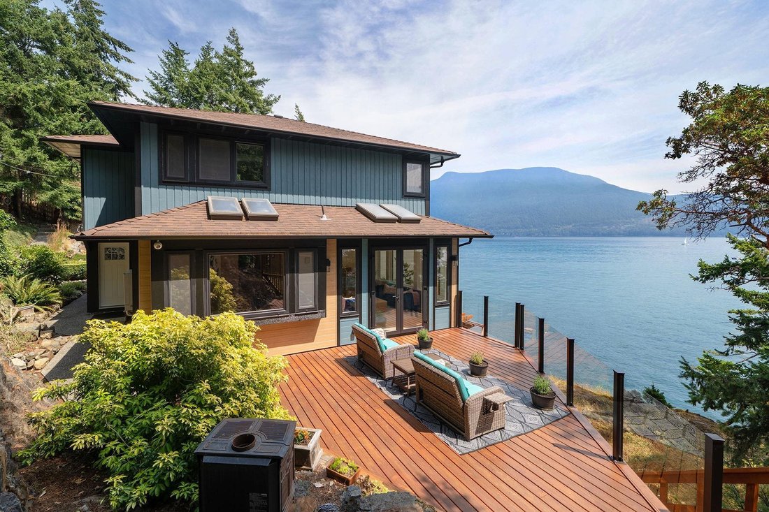 House in Bowen Island, British Columbia, Canada 1 - 18537140