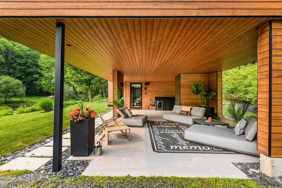 House in Bromont, Quebec, Canada 3 - 18494989