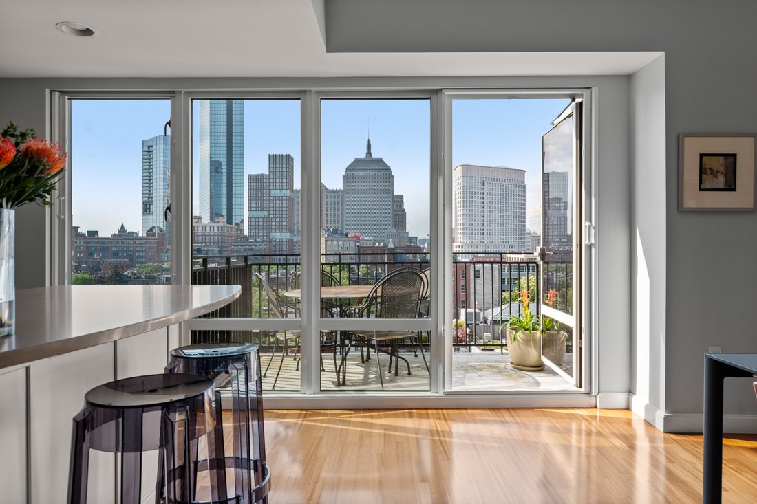 Condo in Boston, Massachusetts, United States 2 - 18537226