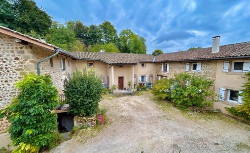 House in Beausemblant, Auvergne-Rhône-Alpes, France 1