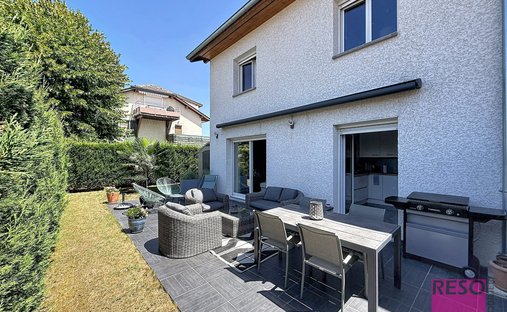 House in Cranves-Sales, Auvergne-Rhône-Alpes, France 1