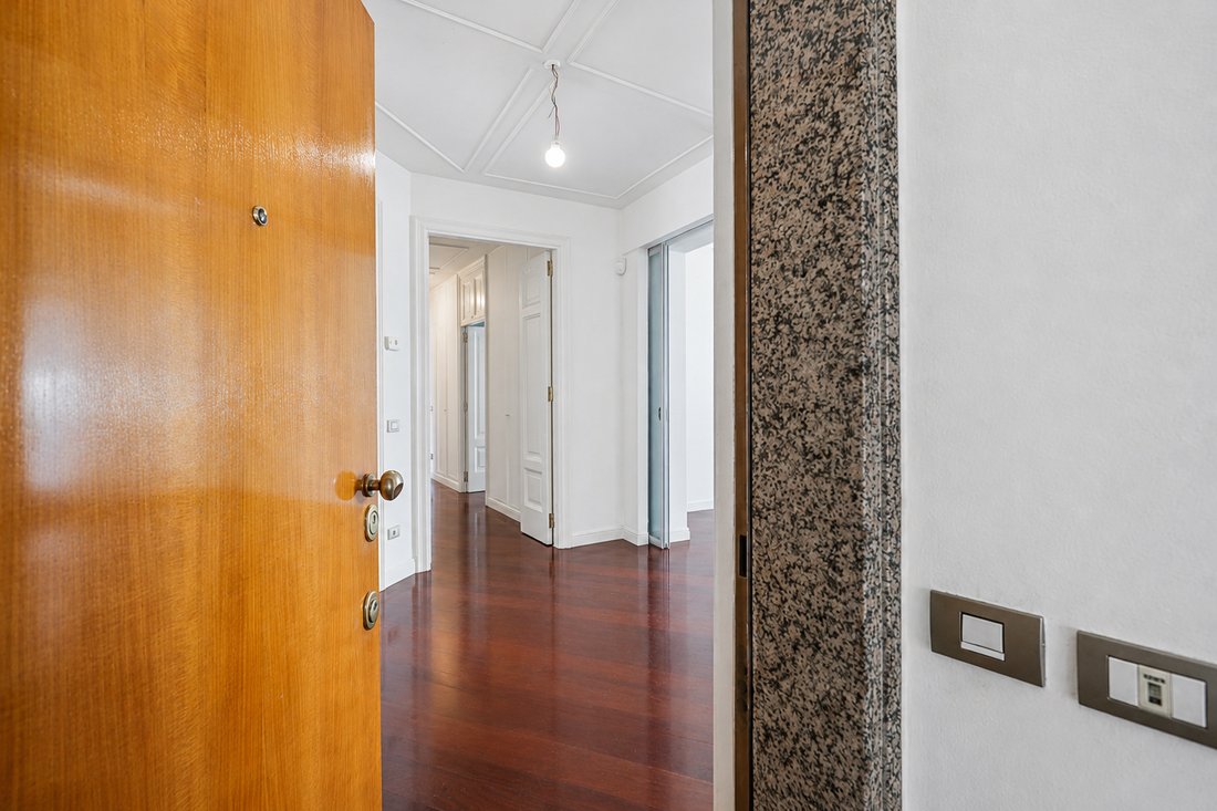 Apartment in Historic Center, Milan, Lombardy 2 - 18537447