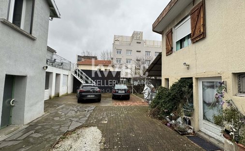 House in La Fontaine du Bac, Clermont-Ferrand, France 1