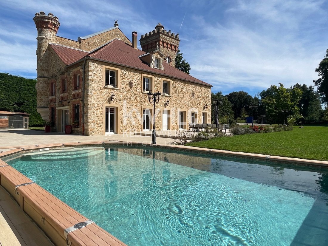 Chateau in Saints, Beautheil-Saints, France 3 - 18489628
