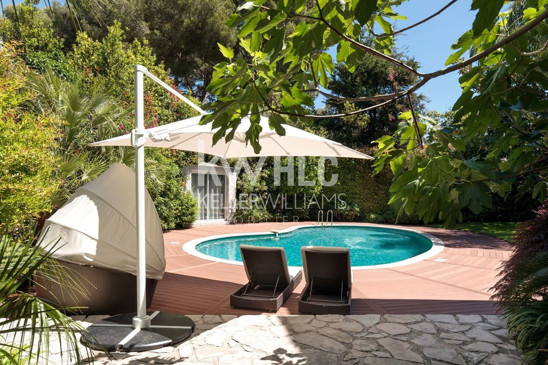 House in Antibes, Provence-Alpes-Côte d'Azur, France 5 - 17936587
