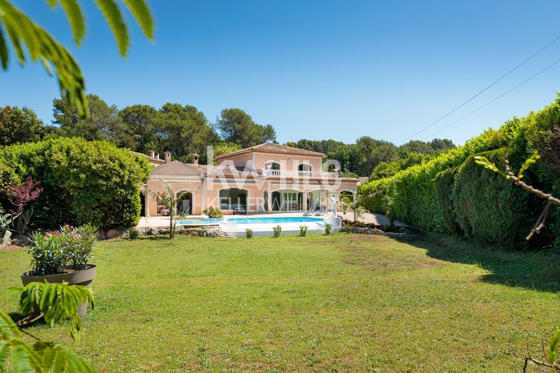 Villa in Nord, Roquefort-les-Pins, France 4 - 18386393