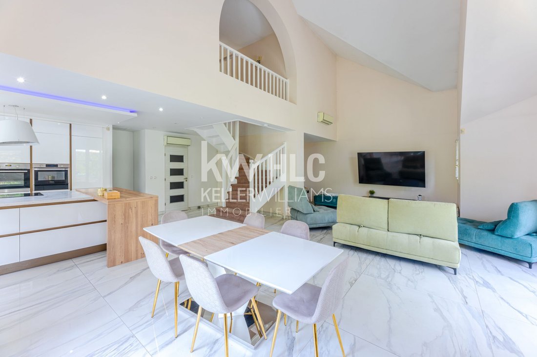 House in Osny, Ile-de-France, France 3 - 18387106