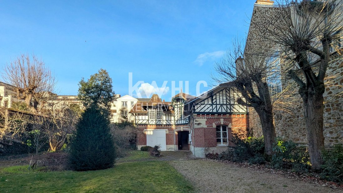 House in Compiegne, Hauts-de-France, France 5 - 17912744