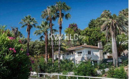 House in Centre, Vallauris, France 1