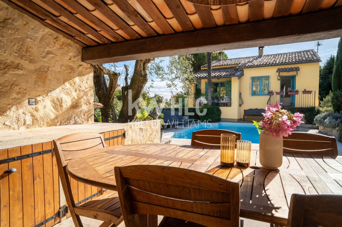 Villa in Tourrettes-sur-Loup, Provence-Alpes-Côte d'Azur, France 2 - 18386434