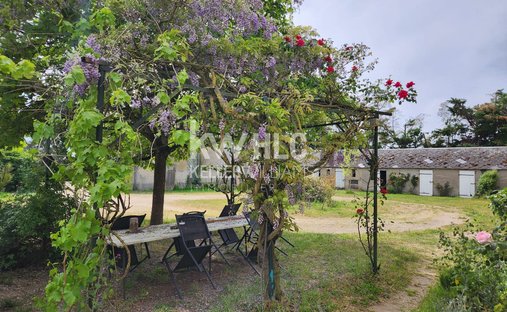 Farm Ranch in Ouvrouer-les-Champs, Centre-Val de Loire, France 1