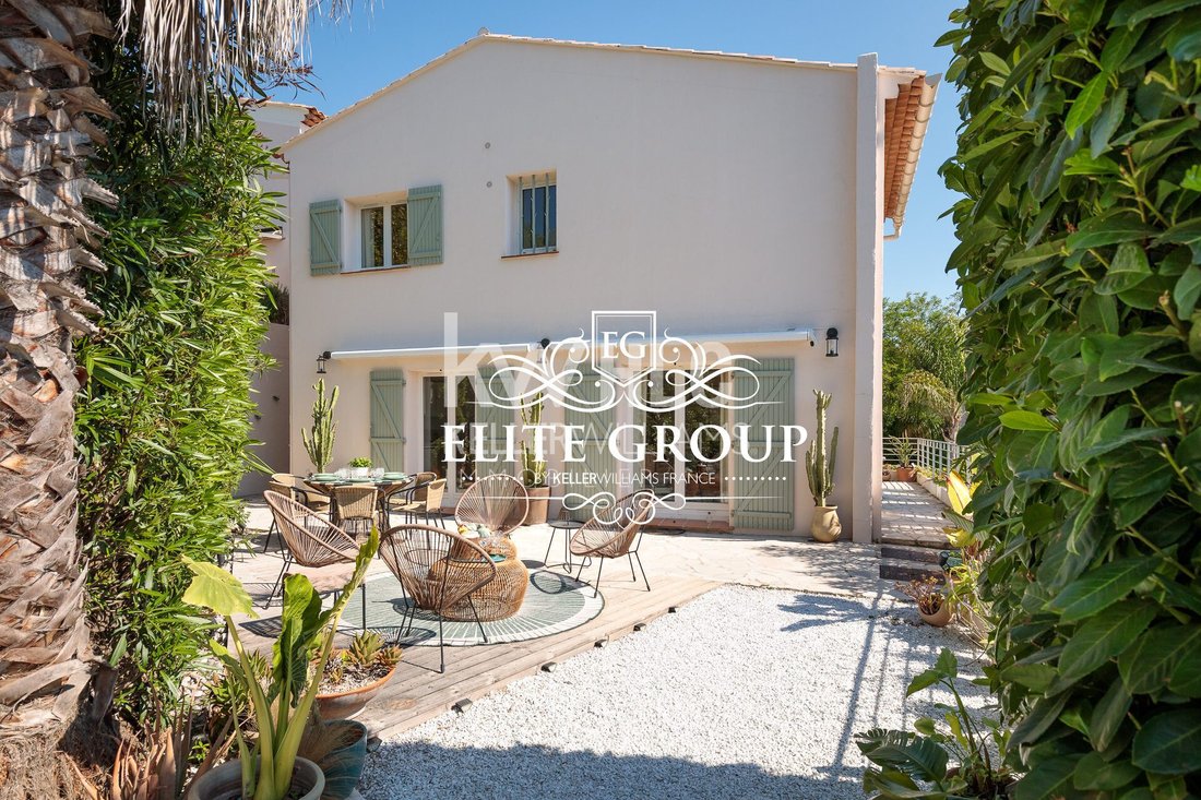 Villa in Centre, Vallauris, France 2 - 18386381