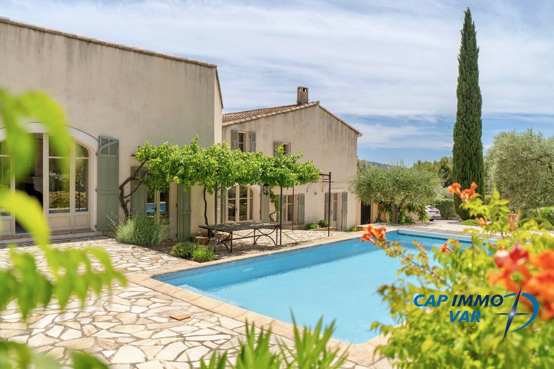 Villa in La Cadiere-d'Azur, Provence-Alpes-Côte d'Azur, France 2 - 18171640