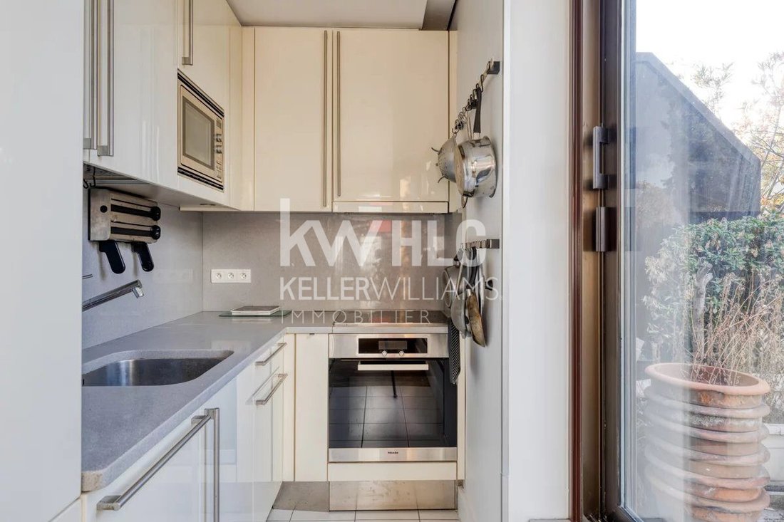 Apartment in Elysées-Madeleine, Paris 8e Arrondissement, Paris 3 - 17913956