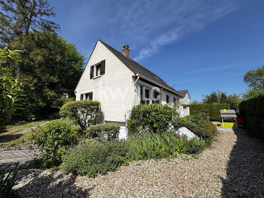House in Osny, Ile-de-France, France 2 - 17913242