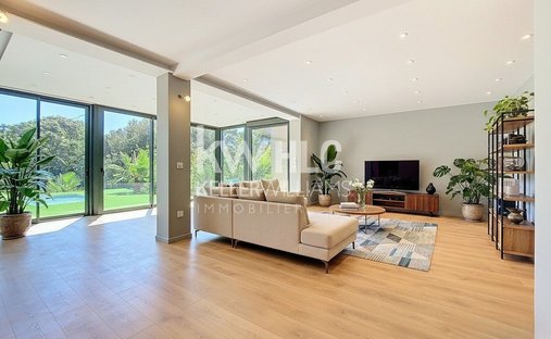 Villa in Bois Fleuri-Chevre d'Or-Saint Philippe, Biot, France 1