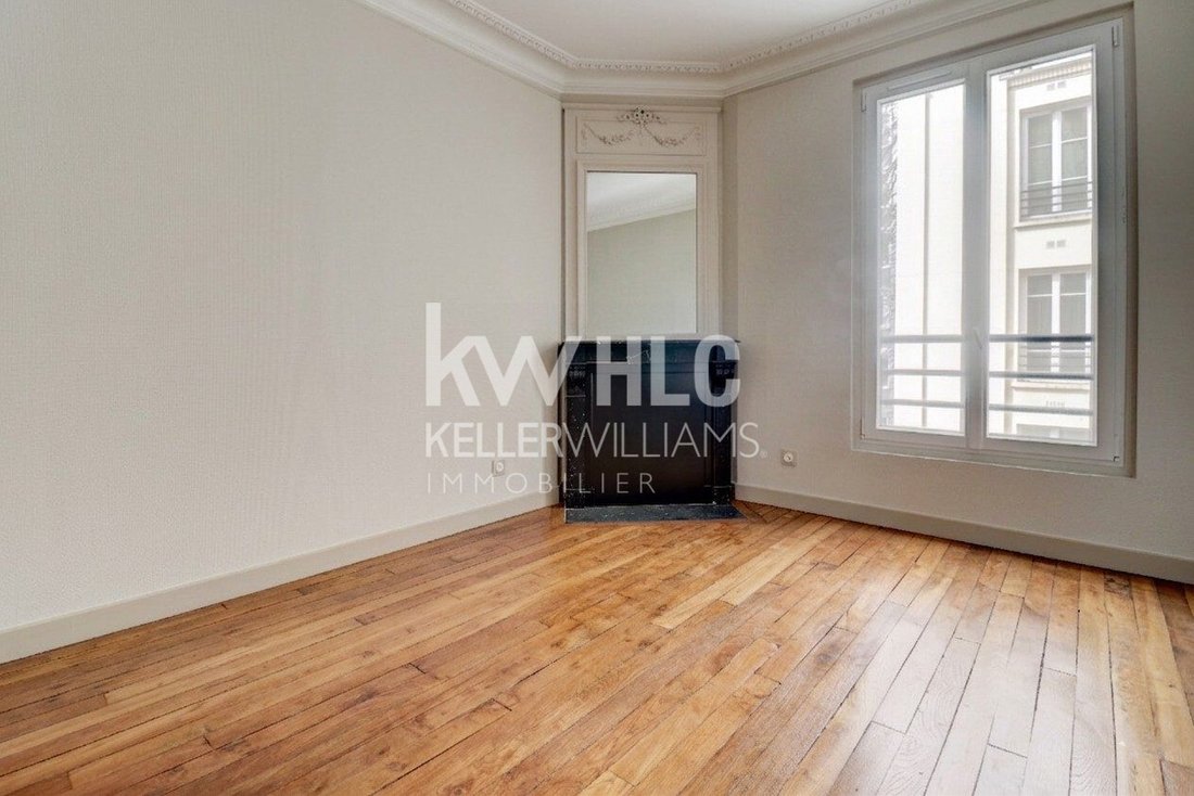 Apartment in Perouses, Paris, Ile-de-France 5 - 17913798