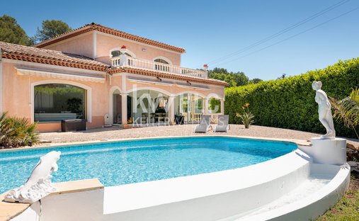 Villa in Nord, Roquefort-les-Pins, France 1