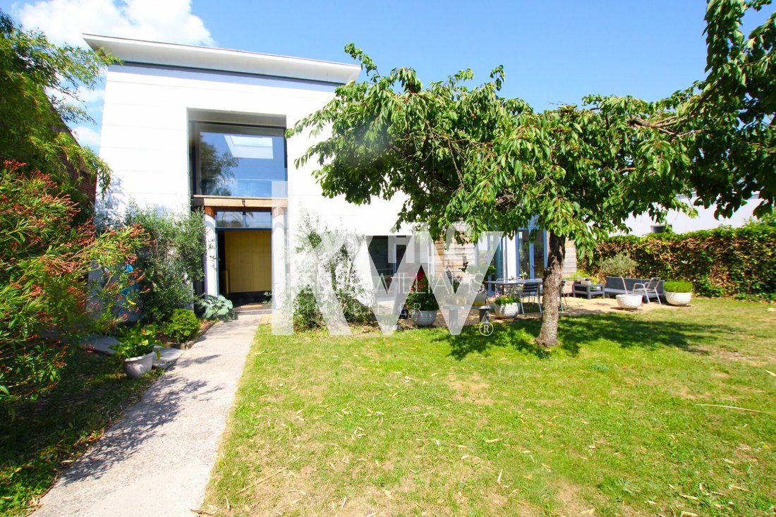 Villa in Roubaix, Hauts-de-France, France 2 - 17912684