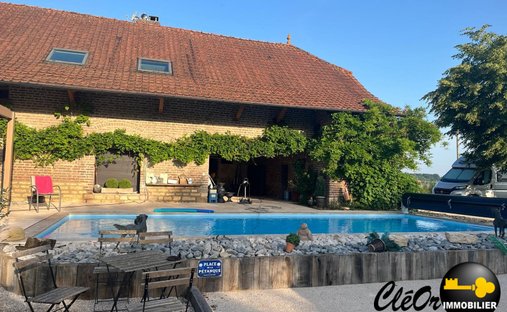 Farm Ranch in Mouthier-en-Bresse, Bourgogne – Franche-Comté, France 1