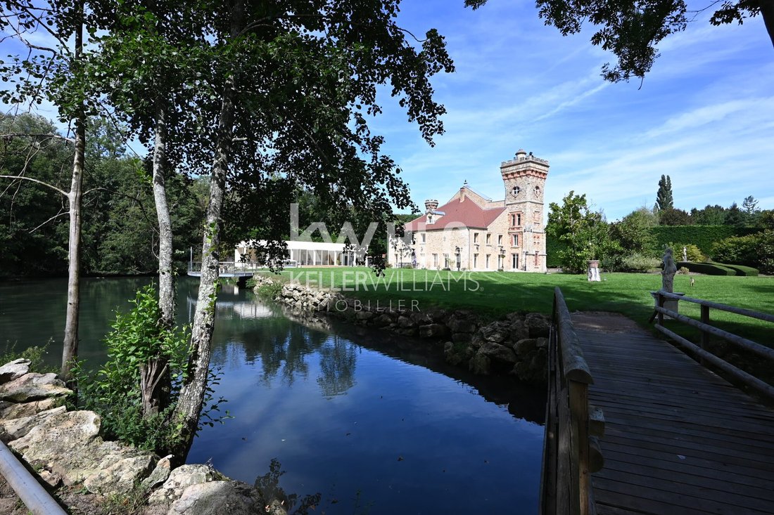 Chateau in Saints, Beautheil-Saints, France 2 - 18489628