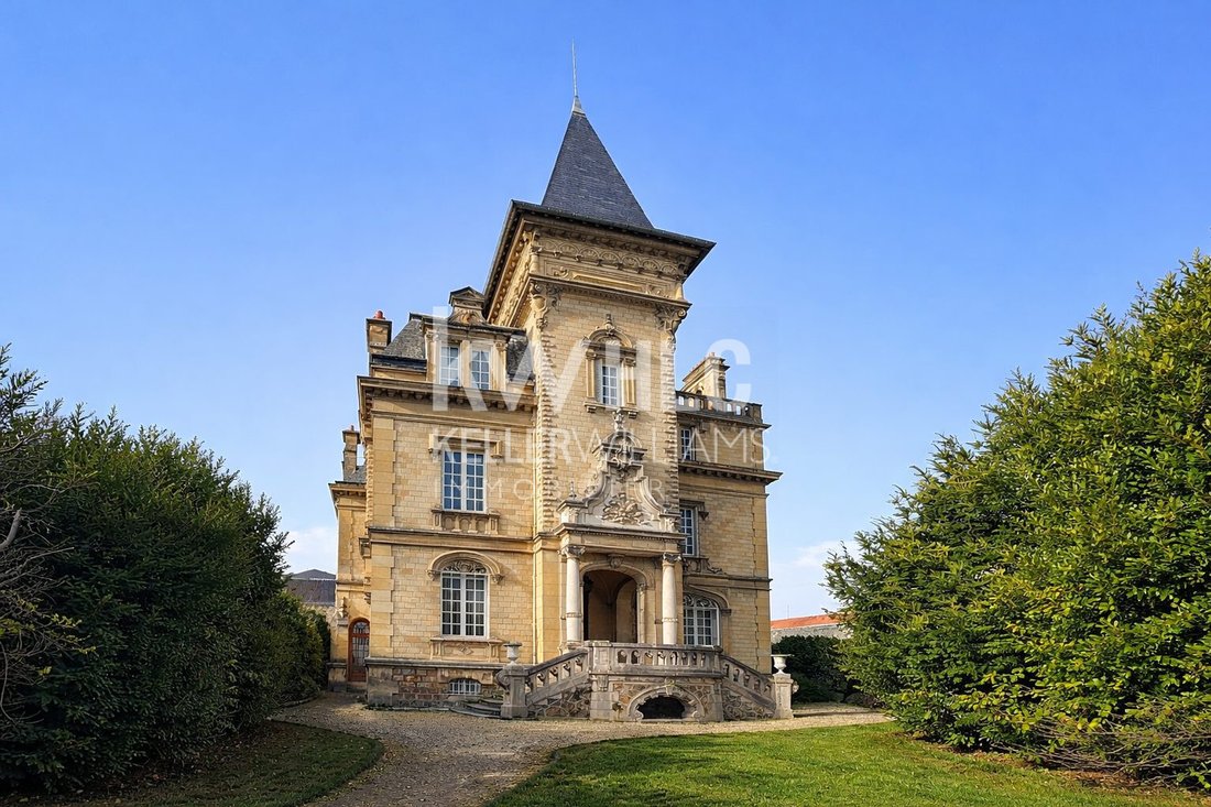 House in Compiegne, Hauts-de-France, France 3 - 17912744