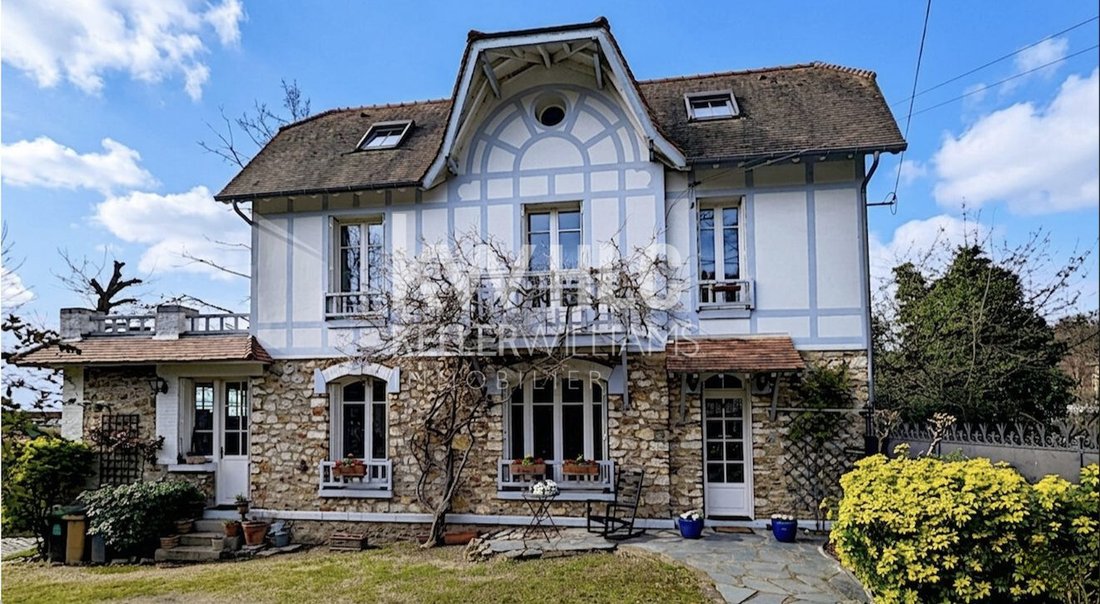 House in Soisy-sous-Montmorency, Ile-de-France, France 1 - 18385343