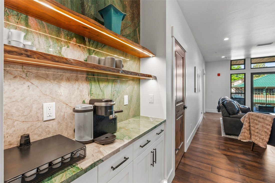 Condo in Whitefish, Montana, United States 5 - 18536888