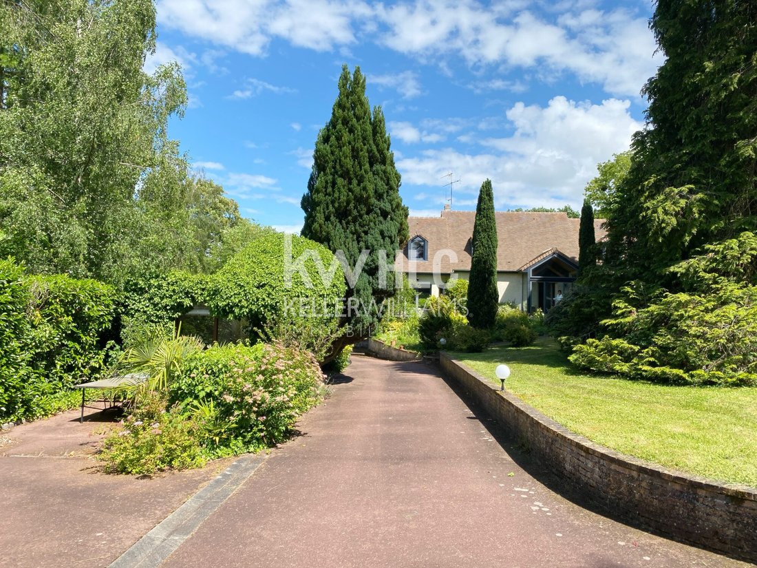 House in Saint-Remy-l'Honore, Ile-de-France, France 1 - 17912705