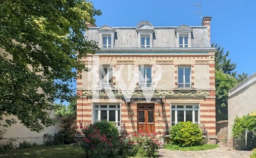 House in Centre-Cote, Deuil-la-Barre, France 1