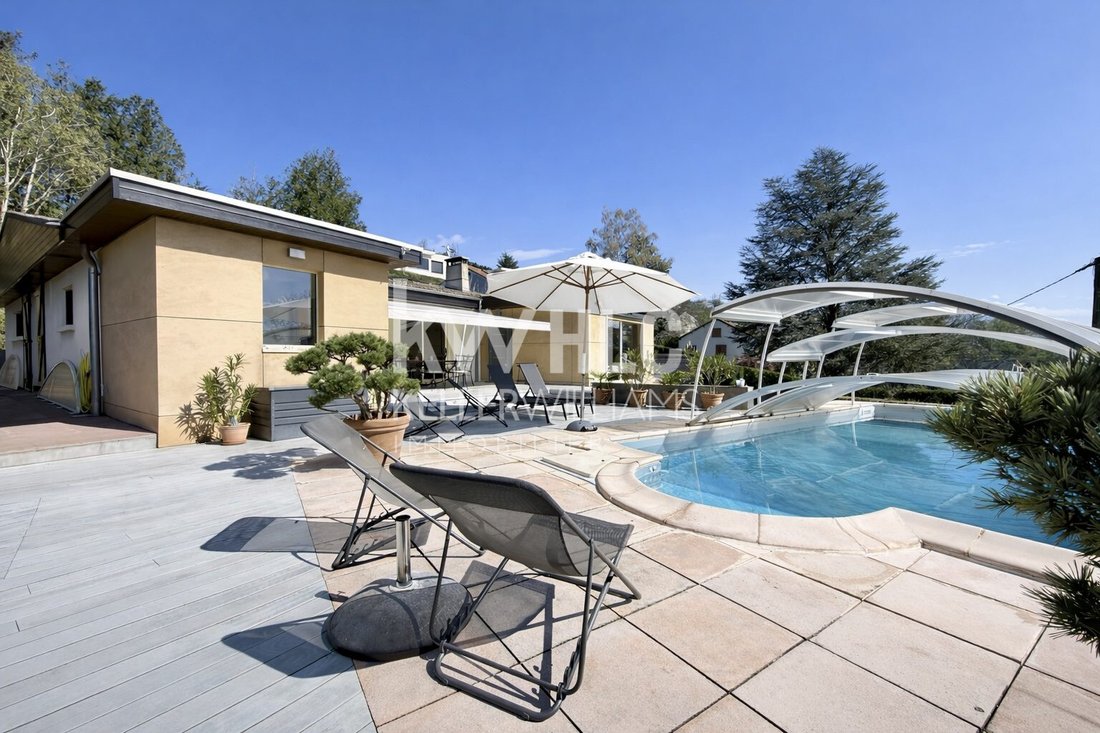 House in Veyre-Monton, Auvergne-Rhône-Alpes, France 1 - 17913062