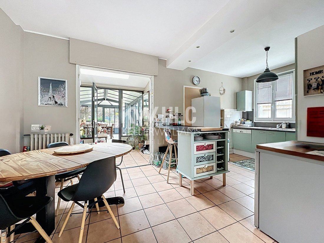 House in Osny, Ile-de-France, France 3 - 17913026