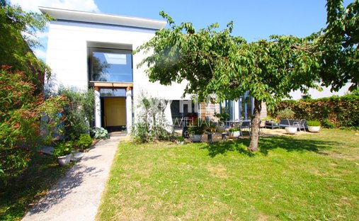 Villa in Roubaix, Hauts-de-France, France 1