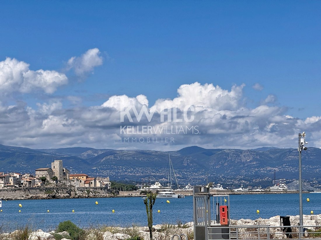 Villa in Les Cougoulins-Rastines, Antibes, France 5 - 18386401
