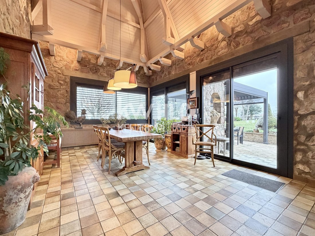 Estate in Arrondissement of Riom, Auvergne-Rhône-Alpes, France 4 - 17912736
