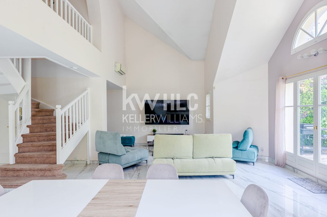 House in Osny, Ile-de-France, France 2 - 18387106