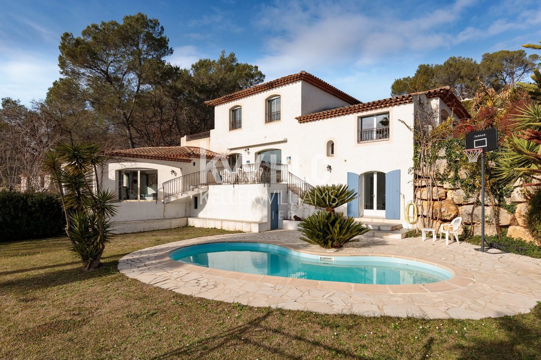 Villa in Valbonne, Provence-Alpes-Côte d'Azur, France 1 - 18386022